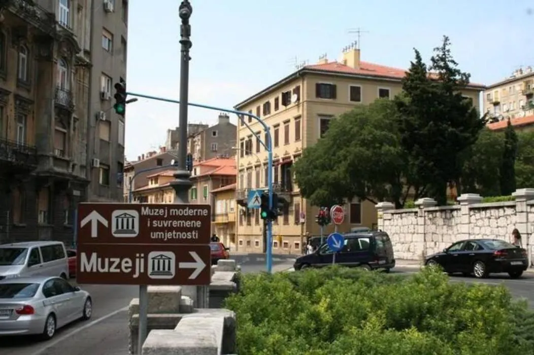 Studio P 18 - 25 M2 0*, Fiume
